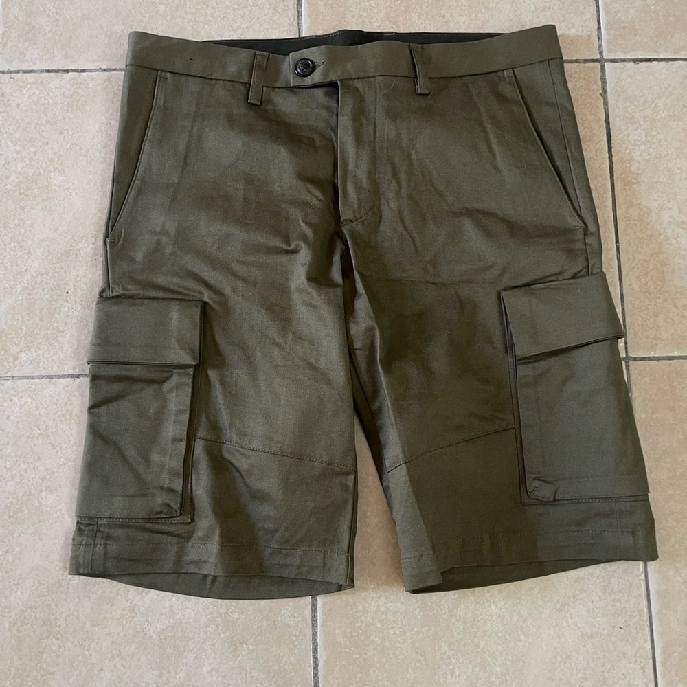 Zara Green Cargo Shorts with Structured Tailoring